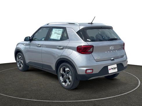 New 2025 Hyundai Venue SEL image 3