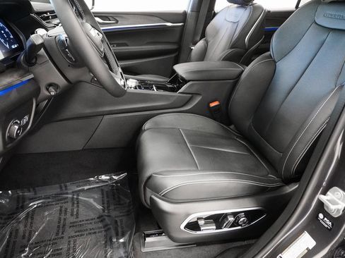 New 2025 Jeep Grand Cherokee L Overland w/ Advanced Protech Group III image 11