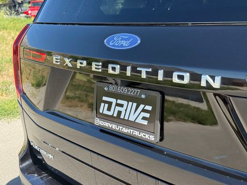 Used 2025 Ford Expedition Platinum AWD/4WD image 15
