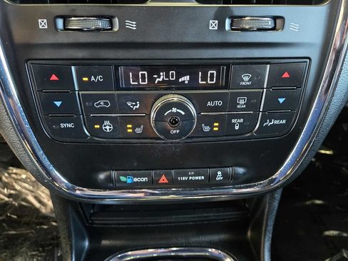 Used 2019 Dodge Grand Caravan GT FWD image 19
