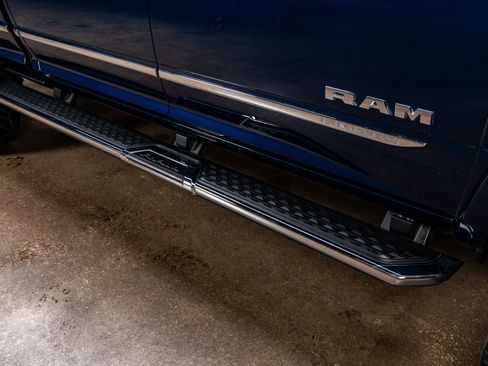 Used 2024 RAM 2500 Limited image 12