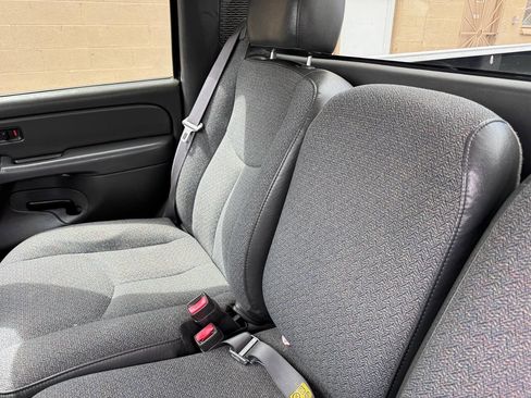 Used 2007 Chevrolet Silverado 2500 W/T w/ Heavy-Duty Power Package RWD image 23