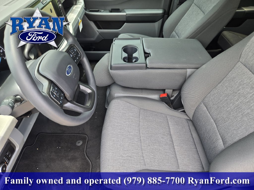 New 2026 Ford F250 XL w/ STX Appearance Package AWD/4WD image 9