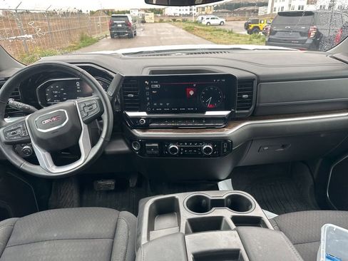 Used 2023 GMC Sierra 1500 SLE AWD/4WD image 8