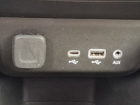 Used 2021 Chevrolet TrailBlazer RS image 24