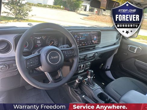 Used 2025 Jeep Wrangler Sport AWD/4WD image 21