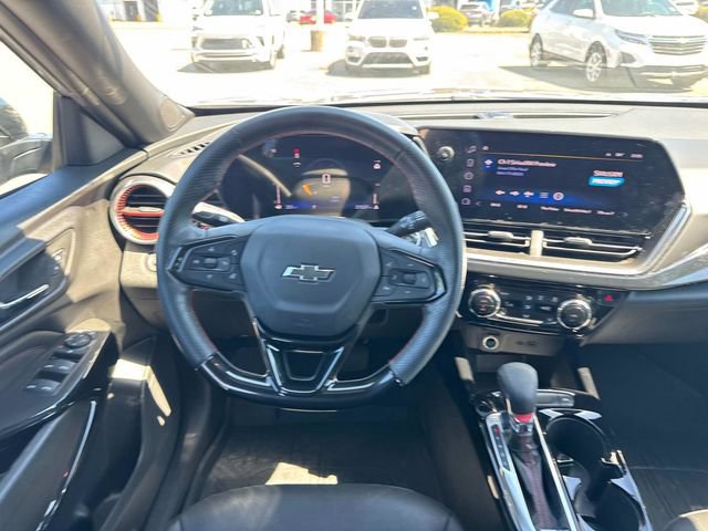 Used 2025 Chevrolet Trax RS w/ Driver Confidence Package FWD image 17