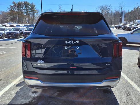 New 2026 Kia Sorento S image 4