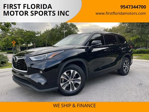Used 2022 Toyota Highlander XLE image 1