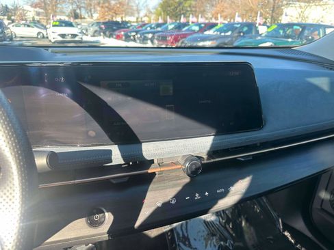 Used 2024 Nissan Ariya AWD image 29