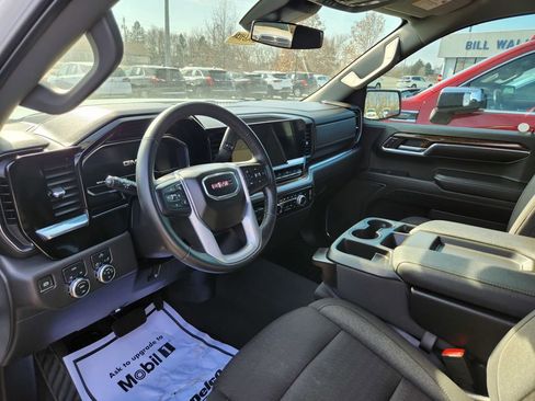 Used 2024 GMC Sierra 1500 Elevation AWD/4WD image 2
