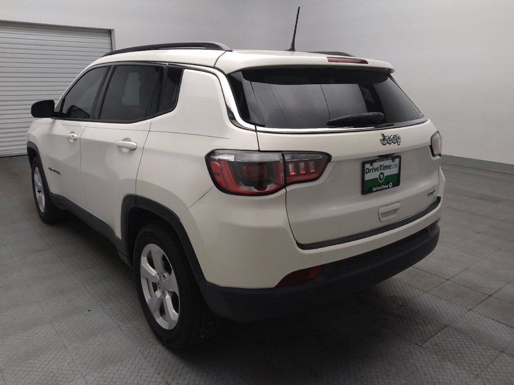 Used 2017 Jeep Compass Latitude FWD image 5