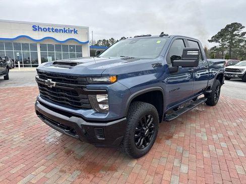 Used 2025 Chevrolet Silverado 2500 Custom w/ Custom Value Package AWD/4WD image 1