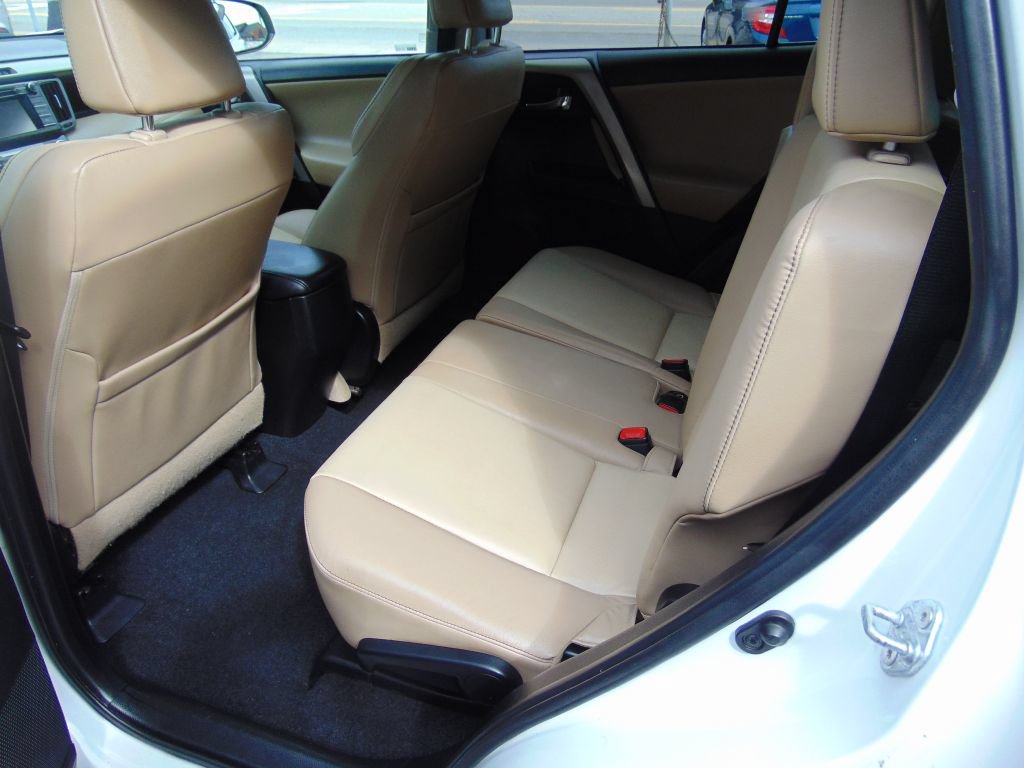 Used 2014 Toyota RAV4 Limited w/ Technology Package AWD/4WD image 3