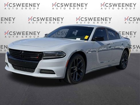 Used 2022 Dodge Charger SXT w/ Blacktop Package image 1