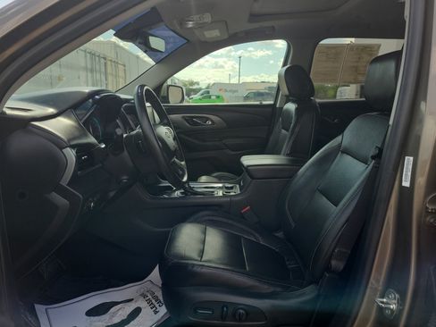 Used 2020 Chevrolet Traverse Premier AWD/4WD image 12