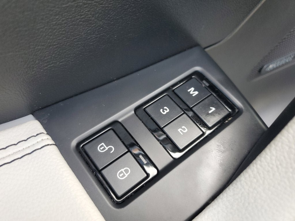 Used 2019 Jaguar F-PACE S AWD/4WD image 18