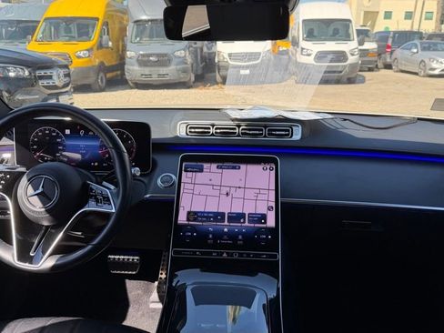 Used 2022 Mercedes-Benz S 580 4MATIC Sedan w/ AMG Line Package image 24