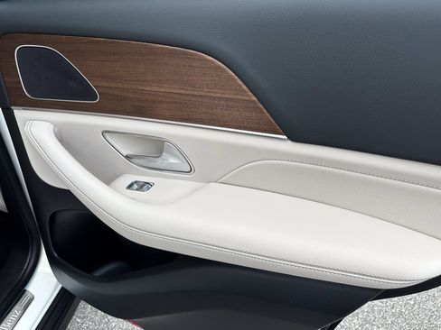 Certified 2026 Mercedes-Benz GLE 450e 4MATIC image 19