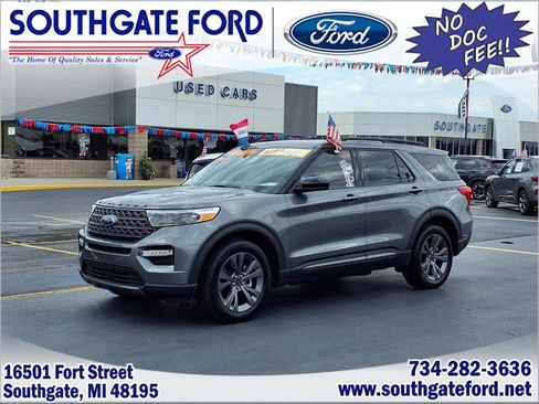Used 2024 Ford Explorer XLT w/ Equipment Group 202A AWD/4WD image 1
