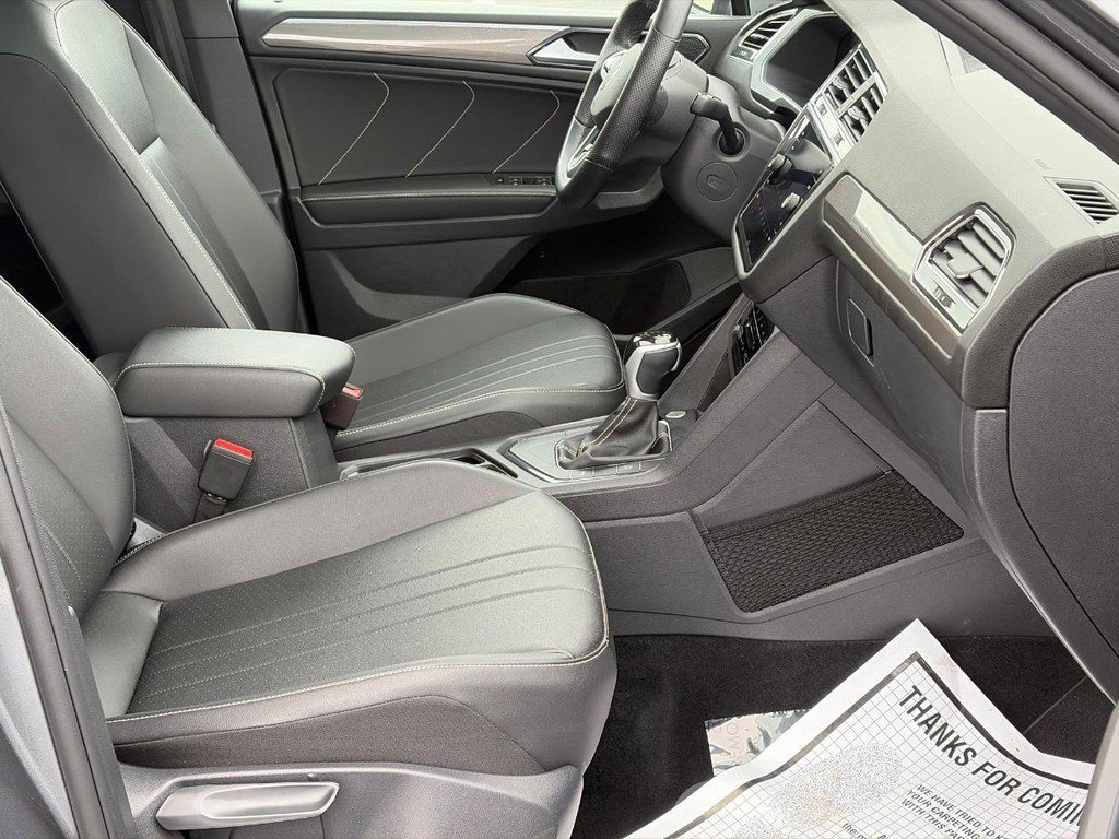 Used 2023 Volkswagen Tiguan SE R-Line FWD image 20