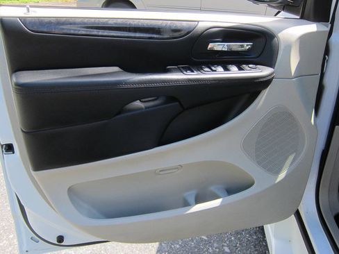Used 2016 Dodge Grand Caravan SE w/ Quick Order Package 29E SE FWD image 11