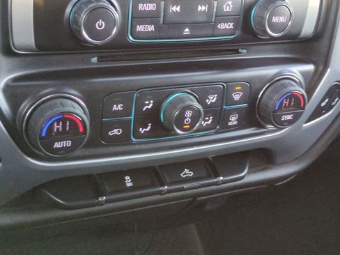 Used 2017 GMC Sierra 1500 SLE image 27