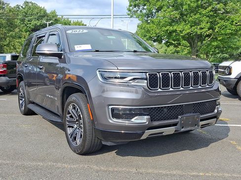 Used 2022 Jeep Wagoneer Series III AWD/4WD image 2