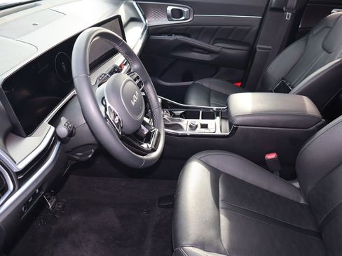 Used 2025 Kia Sorento SX image 17