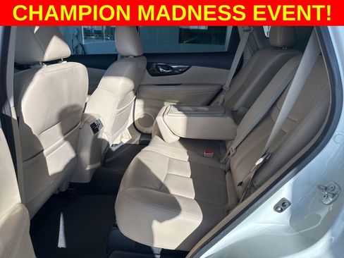 Used 2019 Nissan Rogue SL w/ Premium Package image 8