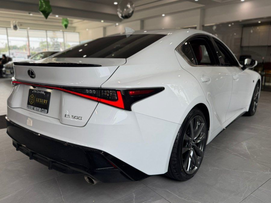 Used 2024 Lexus IS 300 F Sport RWD image 9