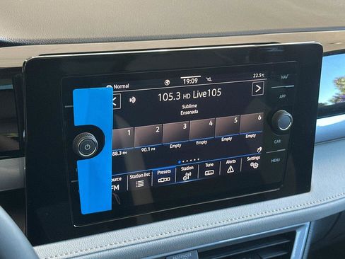 New 2025 Volkswagen Taos SEL image 17