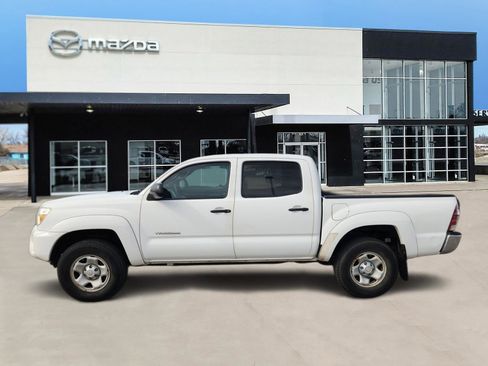 Used 2013 Toyota Tacoma PreRunner RWD image 3