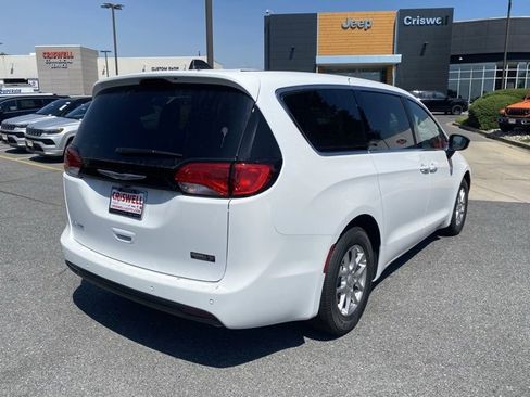 New 2026 Chrysler Voyager LX image 8