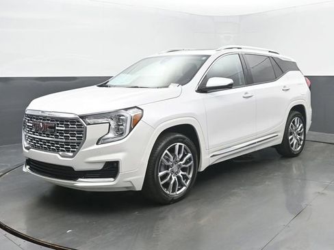 Used 2023 GMC Terrain Denali w/ LPO, Floor Liner Package AWD/4WD image 1