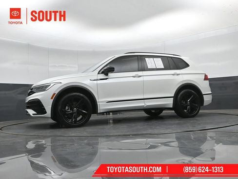 Used 2023 Volkswagen Tiguan SE R-Line FWD image 46