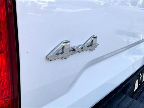 Used 2017 Toyota Tundra SR5 w/ SR5 Upgrade Package AWD/4WD image 30