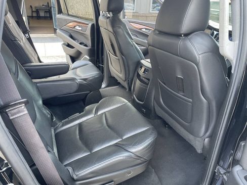 Used 2015 Cadillac Escalade Luxury AWD/4WD image 24