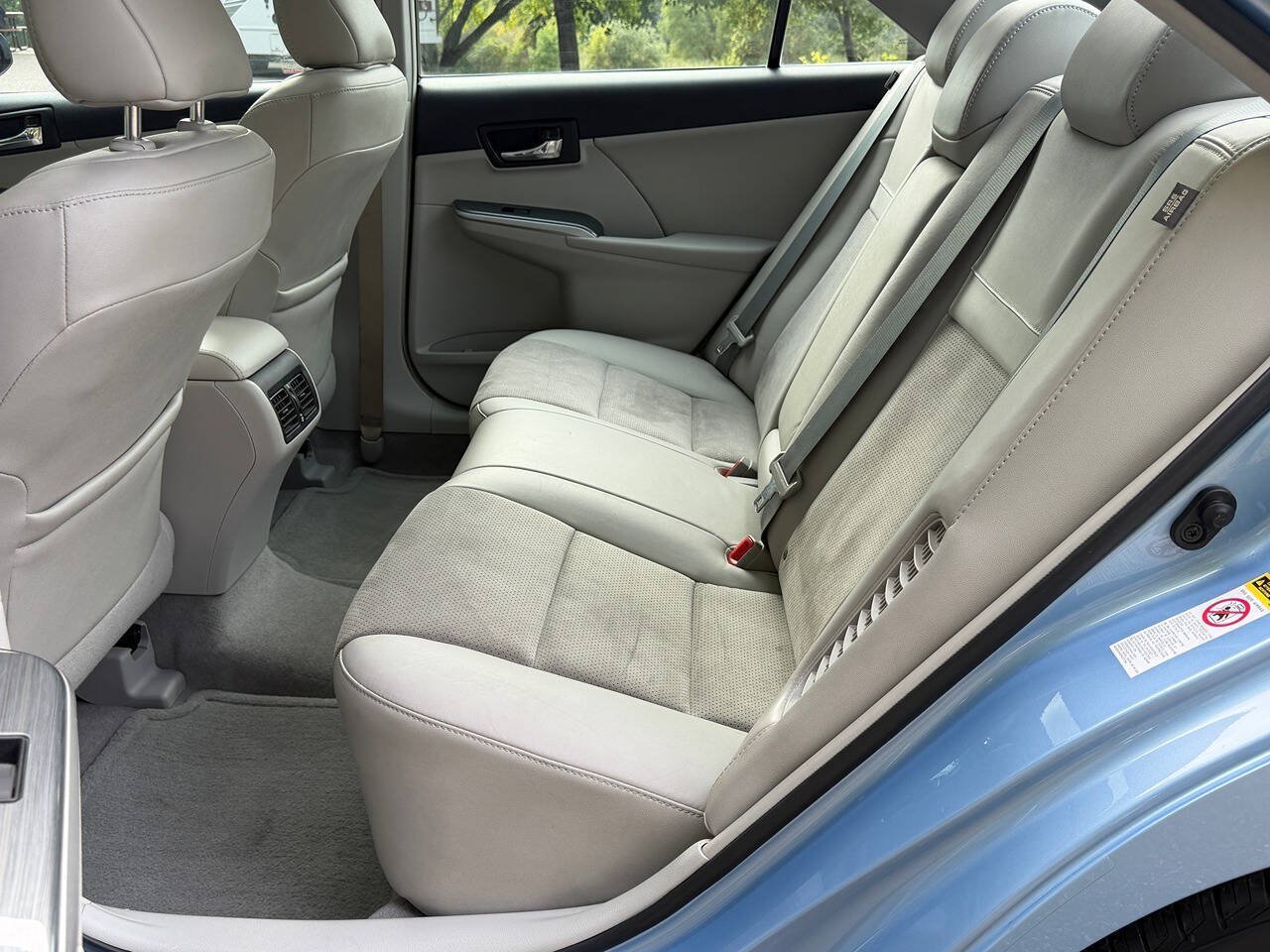 Used 2012 Toyota Camry XLE w/ Leather Pkg FWD image 12