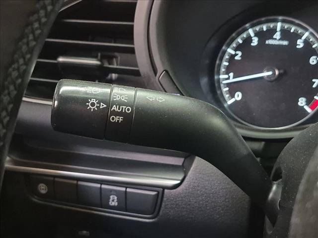 Used 2020 MAZDA MAZDA3 Sedan w/ Select Package FWD image 9