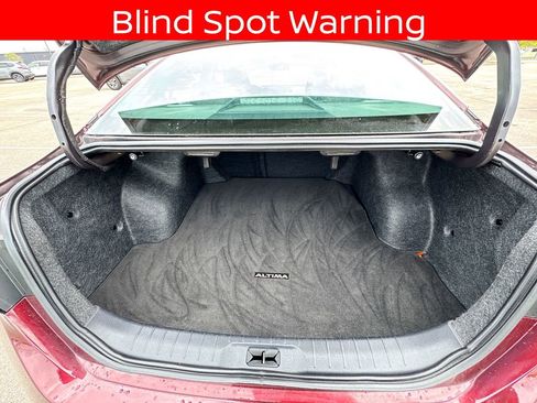 Used 2025 Nissan Altima 2.5 SV AWD/4WD image 9