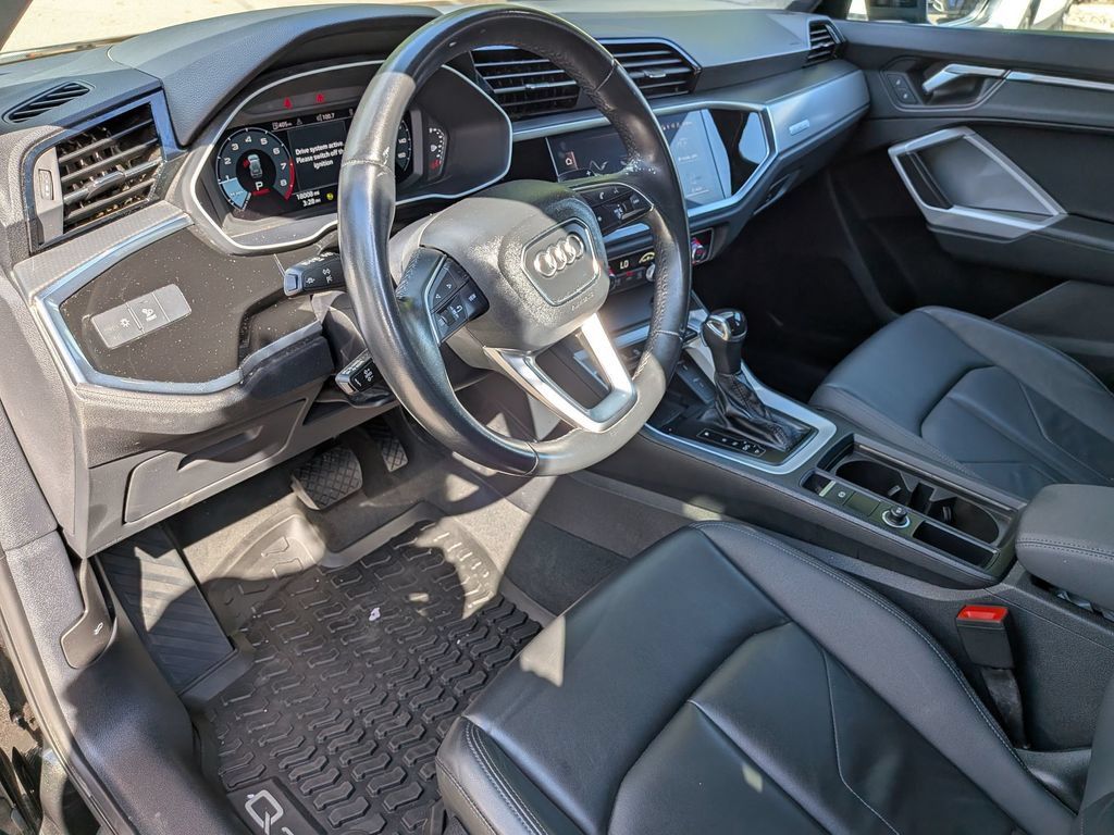 Used 2023 Audi Q3 2.0T Premium Plus w/ Premium Plus Package AWD/4WD image 11