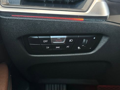 Used 2022 BMW 330i Sedan w/ Premium Package image 28