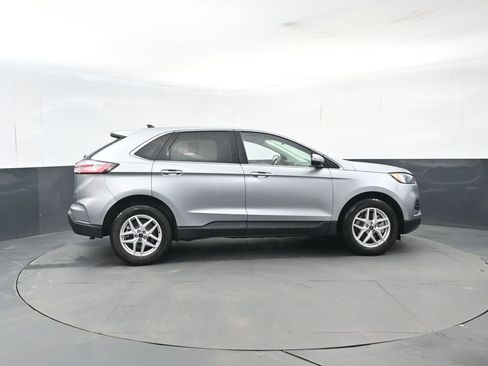 Used 2024 Ford Edge SEL w/ Convenience Package image 6