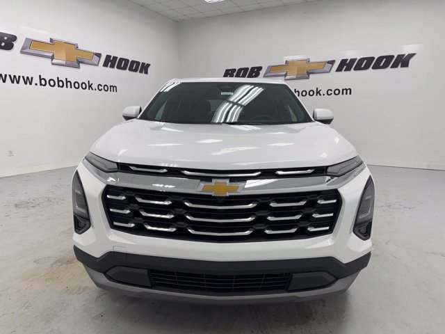New 2027 Chevrolet Equinox LT w/ Convenience Package II FWD image 2
