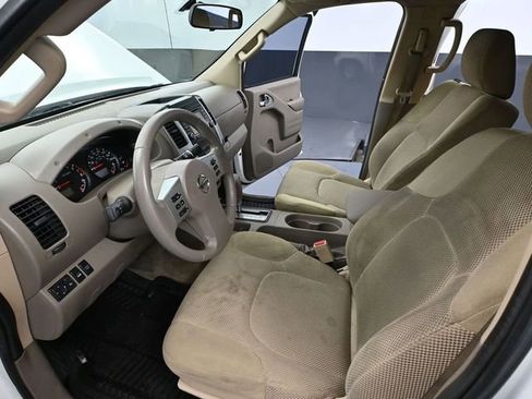 Used 2015 Nissan Frontier SV image 19