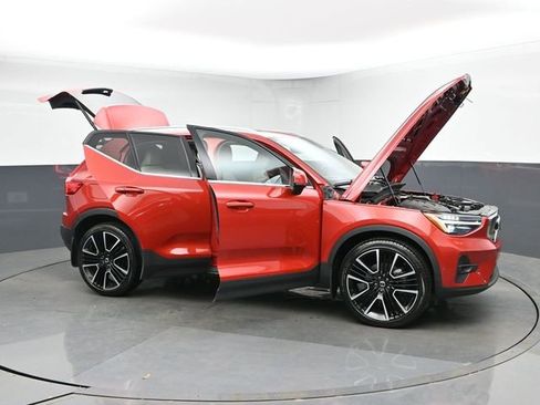 Used 2023 Volvo XC40 B5 Ultimate w/ Climate Package AWD/4WD image 53