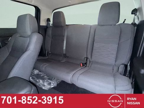 Used 2024 Nissan Frontier S w/ Technology Package RWD image 28