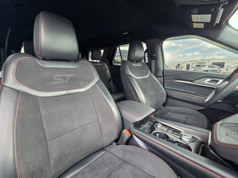 Used 2025 Ford Explorer ST image 23