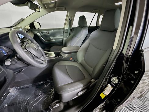 Used 2025 Toyota RAV4 LE AWD/4WD image 12